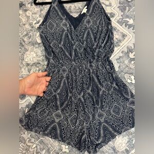 H&M (S) V Neck Romper with Pockets Navy and White